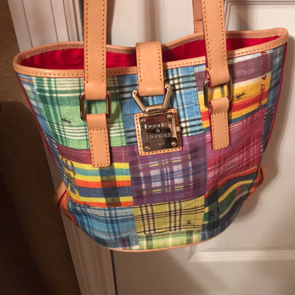 Dooney and Bourke tote purse